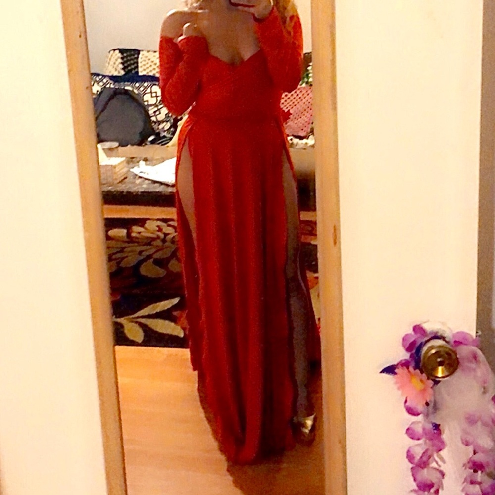 Red gown with two side slits